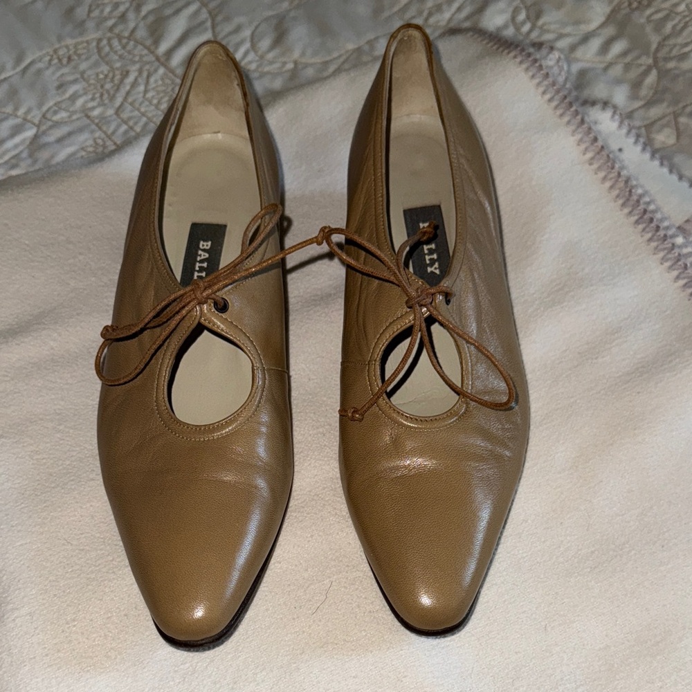 Bally Women's Tan Leather Shoes